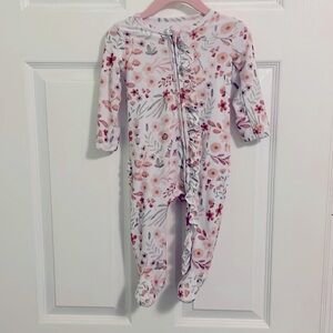 Caden Lane Wren’s Wildflower Zipper Ruffle Footie Size 6-9 Months